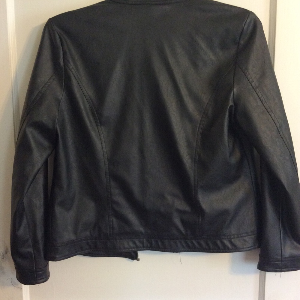 Just-One Jacket - Picture 4 of 8